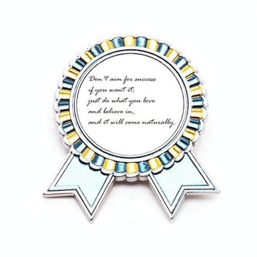 Broche Don't Aim For Success en métal M idéale sur une veste de bureau