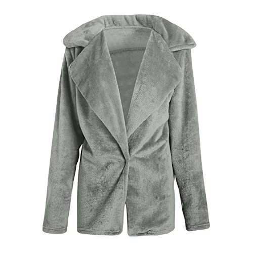 Materiali qualitativi adottati: cappotti in poliestere hanno una buona resistenza alle pieghe. In questo modo il cappotto ha la caratteristica di essere senza pieghe, si può lavare direttamente in lavatrice o a mano. Inoltre, il materiale è noto anche per la sua elasticità, traspirabilità, economicità e proprietà super morbide.