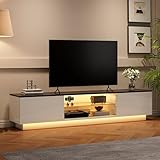 meuble tv teck pier import Éclairage d'ambiance LED : Ce meuble TV est équipé de bandes lumineuses LED offrant de multiples couleurs, niveaux de luminosité et modes dynamiques, le tout contrôlable à distance. Idéal pour des soirées animées ou une ambiance cinéma relaxante.
