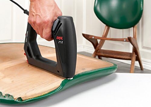 Bild 1 - Skil 8200 AA Elektrotacker (mit Softgrip und Schlagkraftregulierung; Kapazität: 100 Klammern, 80 Nägel) F0158200AA