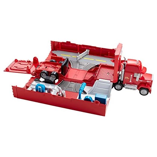 Disney Pixar Cars FTT93 - ​2-in-1 Filmspielset, Truck Mack, ausklappbar, Spielzeug ab 4 Jahren