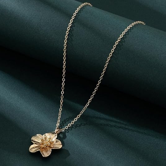 Hibiscus Flower Pendant Necklace for Women Chunky Gold Flower Necklace Chunky Exaggerated Statement Hibiscus Pendant Necklace Jewelry4