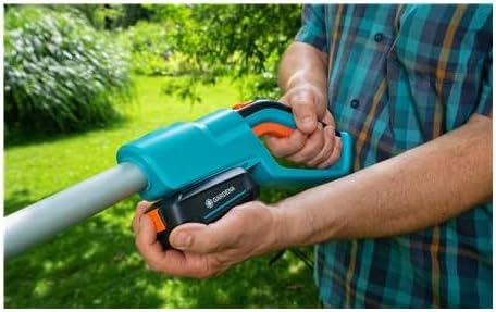 Gardena Battery Telescopic Pruner TCS 20/18 V P4A Without Battery: Pruning Saw with a Range of up to 4 m, 20 cm bar, Angled Head, Including Harness (14770-55)