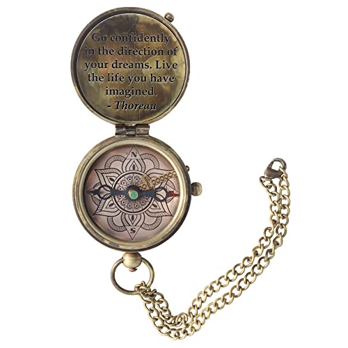 Brújula grabada de latón con cadena y funda de cuero miniatura 6
