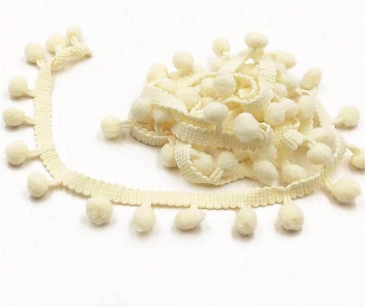 Ruban à pompons pour rideau et personnalisation de coussins - Idée déco bohème pour la maison