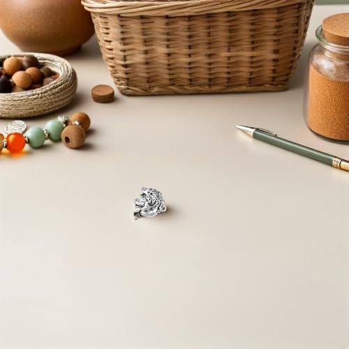 Accessoire artisanal et élégant pour assembler des boucles d'oreilles de soirée uniques - 5