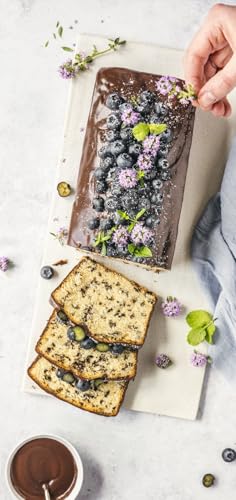 RUF Glutenfreier Schokoflocken-Kuchen mit Kakaoglasur und Schoko-Stückchen, fluffig und schokoladig, glutenfreier Kuchen, Zöliakie geeignet