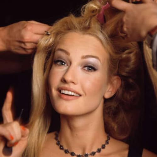 #149 Jeffrey Epstein-ий талаар хамгийн анх шүгэл үлээсэн Super model/Karen Mulder Podcast Por  arte de portada