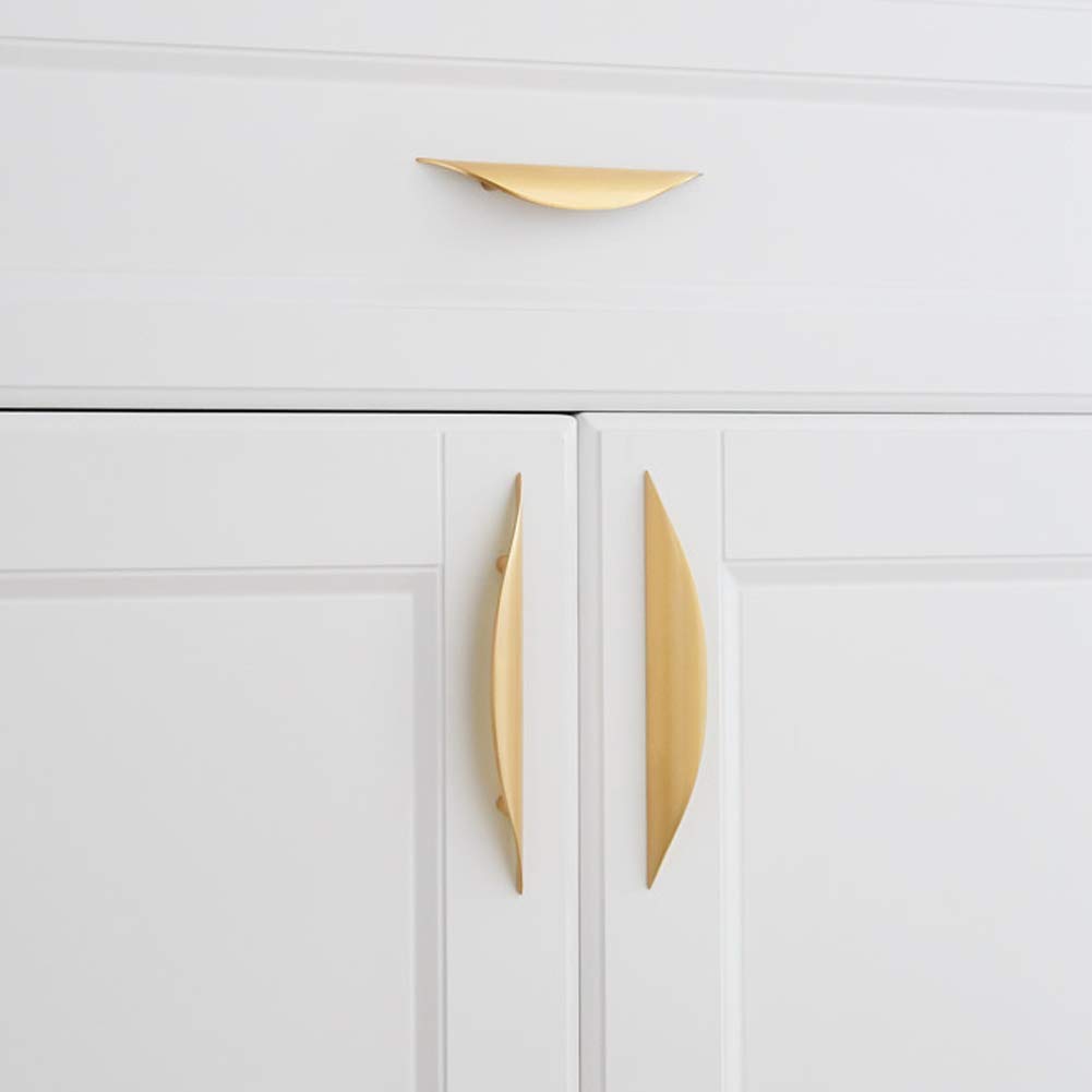 4 pièces Croissant Forme Armoire Tiroir Armoire Porte Laiton Or Meubles Poignées Poignées Moderne Cuisine Courbé Porte Poignée Tirez Boutons Centre du trou 64 mm