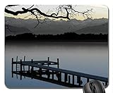 Es wird kein Klebstoff oder schädliche Chemikalien verwendet, um die Oberfläche des weichen Stoffes an der rutschfesten Basis zu befestigen