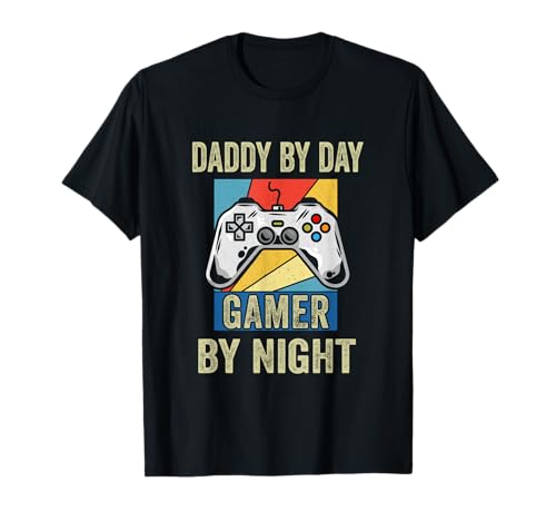 Camiseta para hombre con texto en inglés "Dad By Day", regalo divertido Camiseta