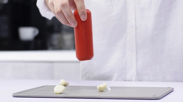 Pela Aglio Joseph Joseph Duo - In Silicone, Sbucciatura Facile E Veloce, Azzurro - Foto 3