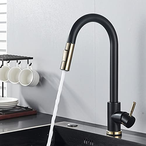 Robinet de cuisine or brossé pour évier moderne et décoration élégante