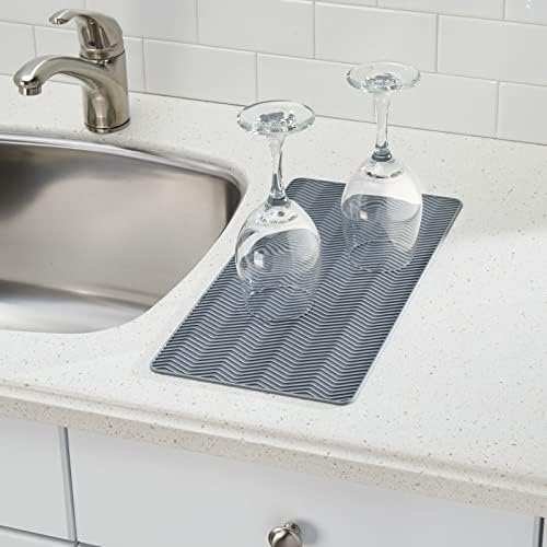 mDesign Chevron Dish Drying Mat for The Kitchen - Made of Silicone - Small Draining Rack for Worktops & Sinks - Ideally Suited as a Sink Protector Mat for Pots and Pans - Dishwasher Safe - Grey