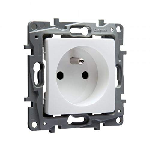 Prise 2P+T connexion à bornes auto Niloé - Legrand