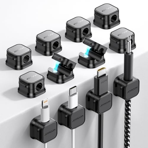 「12個セット·業界初！マグネット式」ケーブルホルダー JOYROOM ケーブルクリップ 配線止め 配線整理 ケーブルスムーズ調整可能 コードホルダー デスク周り コードクリップ 貼り付け 強力粘着 USB配線収納 卓上 デスク 机 壁 車 ナイトテーブル すっきり USB-C ケーブル固定 type-c マウスライン キーボードライン 電源コード ヘッドフォンケーブル などに対応の商品画像（Amazon）