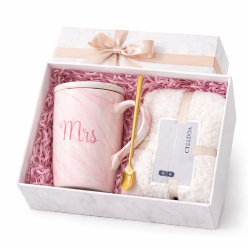 ME JO Ceramic Mug Set – Elegant Ceramic Coffee Mug & Tea Cup with lid Spoon & Towel Portable Coffee Cups for Hot & Cold Beverages, Perfect Mugs Gift for Holidays & Weddings in Box (Pink)