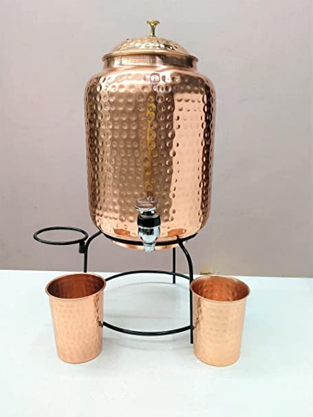 Dispensador de agua de cobre con grifo Dispensador de agua de cobre de 5 litros Matka Tank Pot con 2 soportes de vidrio y hierro con latón Nob y grifo niquelado