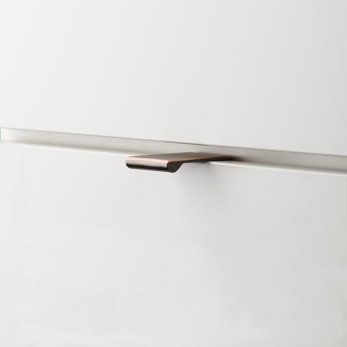 Hickory Hardware 10 Pack Solid Core Kitchen Cabinet Pulls, Luxury Cabinet Handles, Hardware for Doors & Dresser Drawers, 1 Inch Hole Center, Oil-Rubbed Bronze Highlighted, Rockford Collection