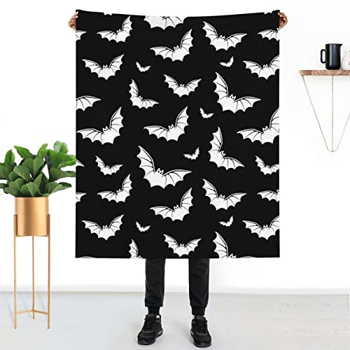 Doinbee Cute Bat Blanket Retro Halloween Bats Goth Flannel Blanket Black And White Funny Gothic Throw Blankets Bedding Soft Warm Fluffy Fleece Blanket For Sofa Chair Bed Office Home Party 60"X50" #TOP1