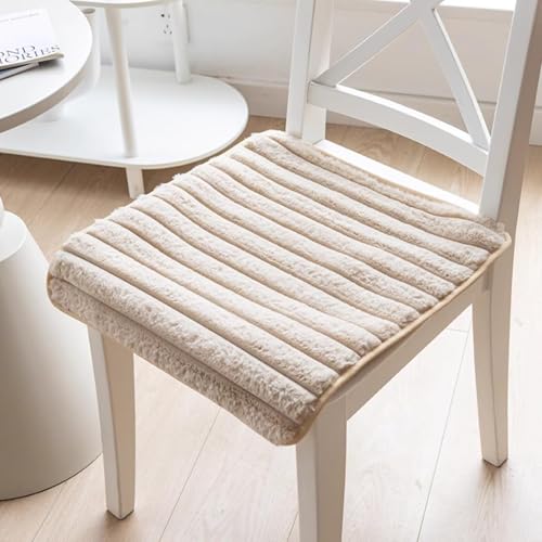 Coussin de chaise doux en fourrure pour le salon et les trajets en voiture