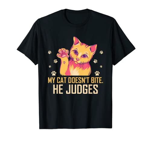 El gato no muerde juzga a los amantes de los gatos humor divertido gatito Camiseta