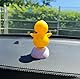 formano Solar Wackelfigur Küken 10cm - lustige Dekofigur solarbetrieben tanzend - Geschenkidee für Auto, Büro & Fensterbank - in transparenter Geschenkbox Solar, Keine Batterien nötig, Ente gelb