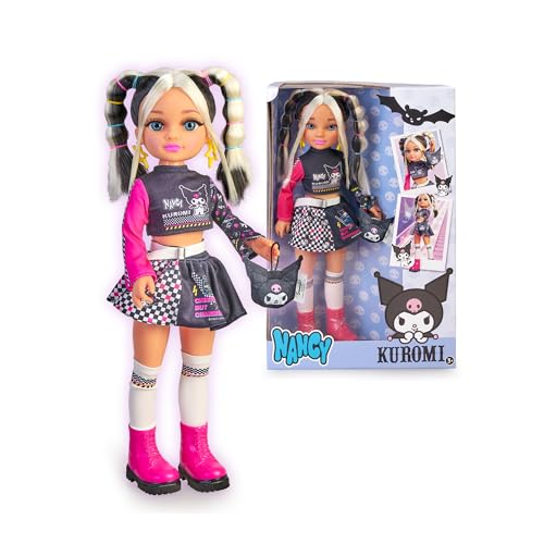 Nancy Fashion Kuromi - Muñeca de Look Rebelde con Cabello Bicolor, Camiseta a Cuadros, Mini Falda y Botas Rosadas de Caña Alta, Incluye Bolso a Juego, +3 años, Famosa (NACA8000)