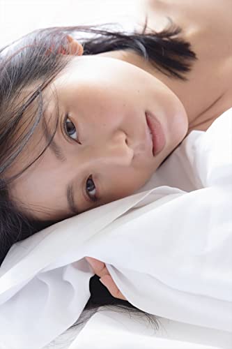 【Amazon.co.jp 限定】本仮屋ユイカ 写真集 『 私。 』 Amazon限定カバーVer.