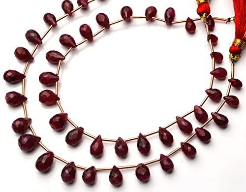 Fil de rubis briolettes facettées 9 pouces à offrir pour créer un bijou d'anniversaire