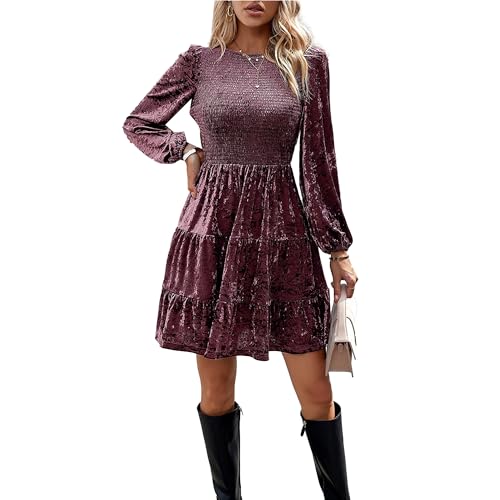 Robe élégante à ourlet volanté en velours violet fluide et confortable