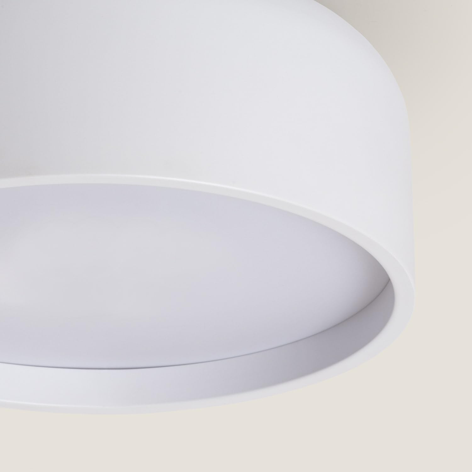 LEDKIA Plafoniera Metallo Lumpur Bianco | Compatibile con Lampadina E27 fino a 20W | Design Moderno e Resistente | Facile Installazione | Ø35 cm, Altezza 18 cm