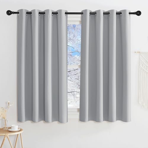 KGORGE Cortinas Opacas Aislantes Luz 2 Piezas Cortina Aislante Calor Cortinas Ventanas Cortas con Ojales para Habitacion Juvenil/Dormitorio/Salon, 140x145cm, Gris Claro