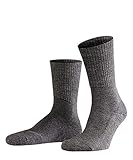 Strümpfe mit anatomischer FALKE-Passform (rechts / links) und Schaft in sportlicher Rippstruktur