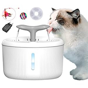 PewinGo Fuente para Perros 2L Silenciosa, Bebedero Gatos Automática con Agua Nivel LED Indicadora, Filtro de Carbón Activadoy 4 Juguetes, Fuente para Gatos para Mascotas Gatos Perros 3 Modos Ajustable