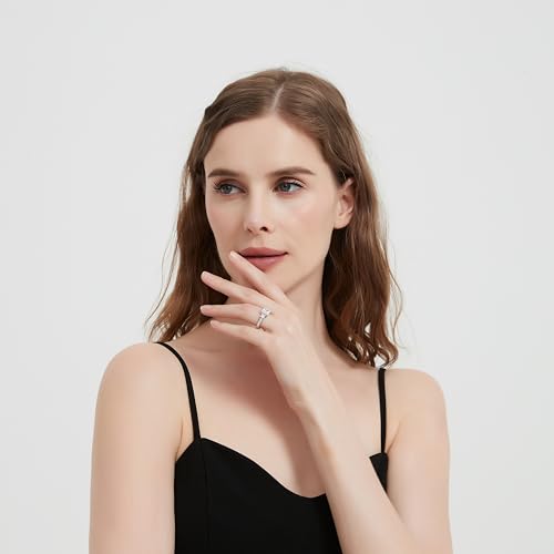 THELANDA 14k White Gold All Princess Cut Genuine Moissanite or Simulated Diamond Three Stones Engagement Ring 2CT Main Stone