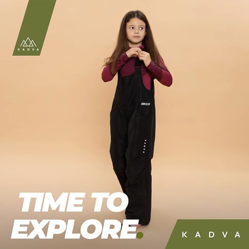 KADVA Skihose für Kinder SKIRO Pants JR in Schwarz Größe 110 cm Wasser- und Winddicht mit offenen Taschen und Hosenträgern Ausgestattet mit reflektierenden Elementen und Logo