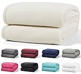3 GRÖSSEN UND 9 FARBEN: Die weiche Fleece-Decke bieten wir Ihnen in 3 Größen an: 150x200 cm, 220x240 cm, 270x230cm. Unsere Leonado Vicenti Kuscheldecke gibt es in 9 Farben: Schwarz, Weiß, Grau, Beige, Anthrazit, Bordeaux, Dunkelblau, Petrol und Rosa