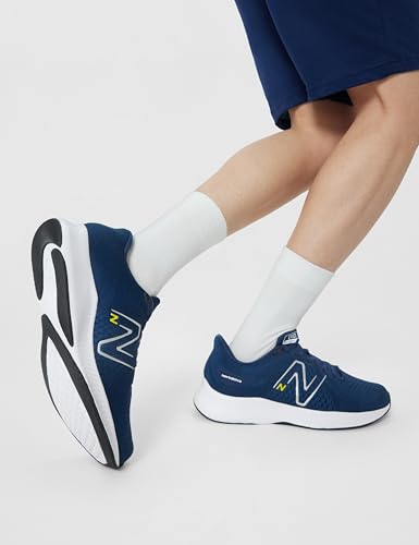 Image of New Balance Men EVOIN Running Shoes