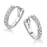 las sortijas para aniversario, compromiso y matrimonio, los colgantes con forma de corazón para expresar tu amor en el día de San Valentín, los pendientes de diamantes y gemas preciosas para los cumpleaños y las pulseras de diamantes como regalo especial en Navidad, hacen que las colecciones Orovi estén listas para satisfacer todos tus deseos