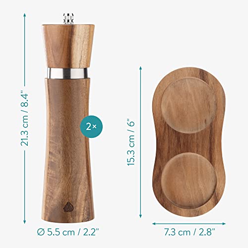 Navaris Salt and Pepper Grinder Set - Wooden Grinders with Tray Holder - Acacia Wood Mills for Table - 21.3 cm (8.4") Mill Set with Adjustable Ceramic Grinders - Image 4