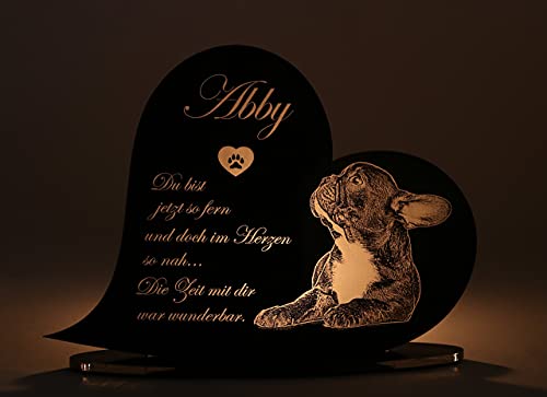 Gedenkstandbild-Gedenktafel-mit-Gravur-Fotogravur-Grabstein-Tiere-Herz-liegend-in-2-Groessen-Grabschmuck-graviert-fuer-Haustiere-wie-Hund-Katze-Co-Grabplatte-Im-Kerzenschein-schoen-leuchtend