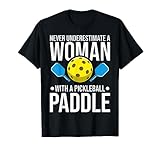 pickleball amanti una donna con una pickleball paddle maglietta
