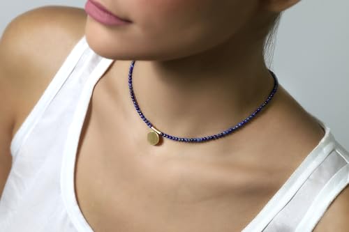 Collier de perles délicates en lapis-lazuli véritable avec pendentif monnaie dorée