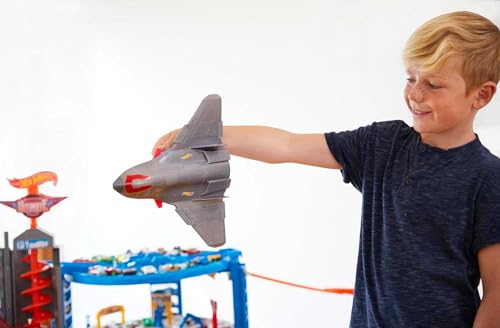 Hot Wheels Toy Track Set & 4 1:64 Scale Cars, 3+ ft Tall With Motorized Gorilla & Storage for 140 Cars + 40-ft Track Pack & Set of 20 Toy Vehicles in 1:64 Scale