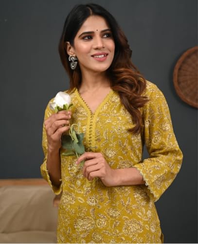 Image of Women's Pure Cotton Regular Fit Floral Printed A-Line Kurta