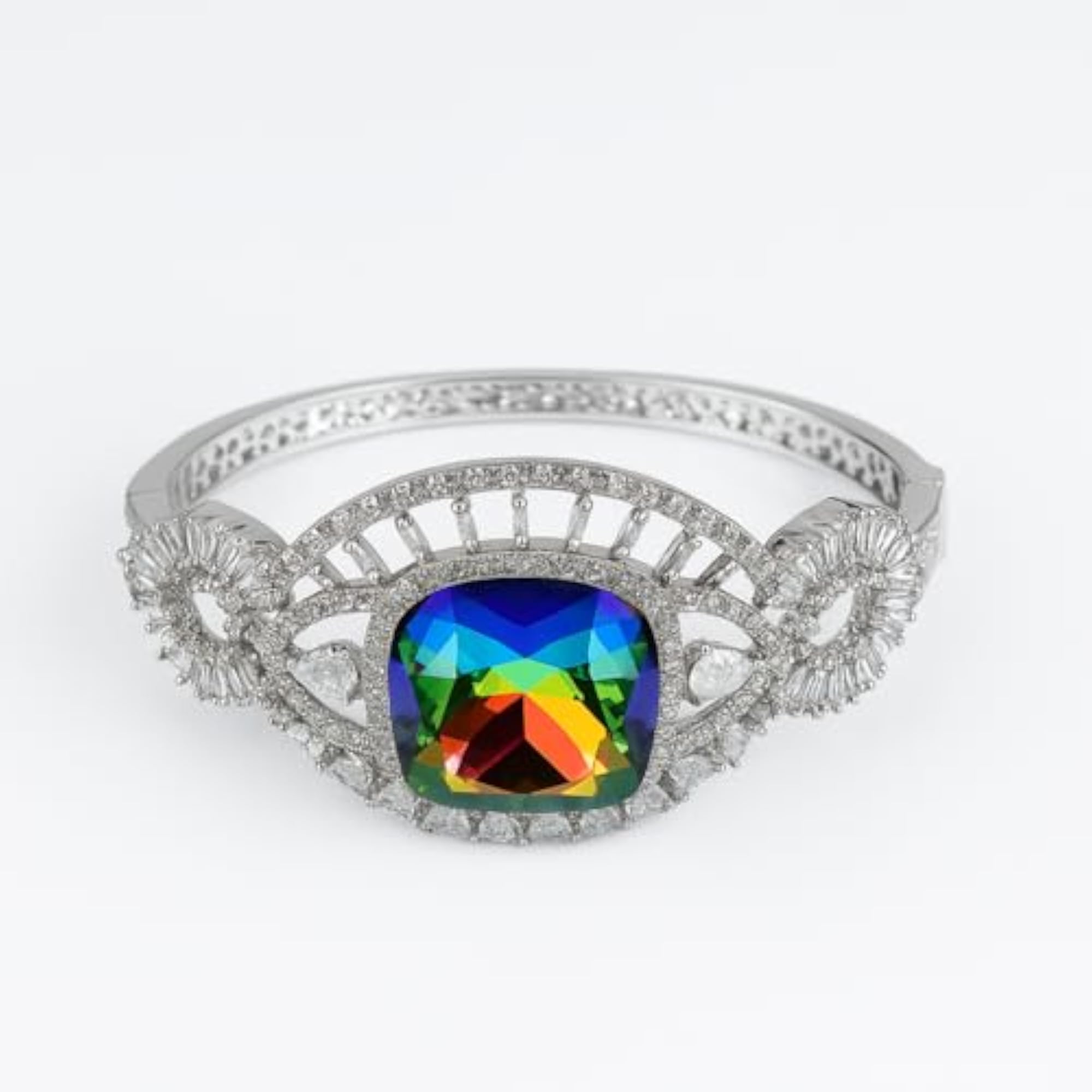 Women's Emerald Royale Gold Bracelet, Elegant Design