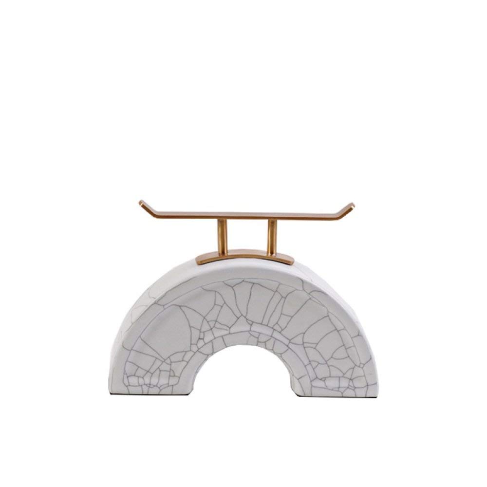 Petites figures en céramique cadeau couple et déco étagère