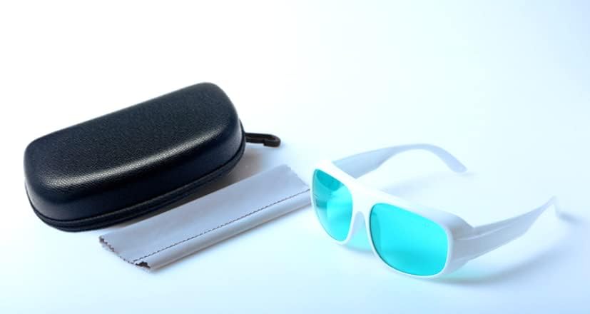 200-540nm O.D5+GHP laser protective glasses The beautician operates the glasses safely