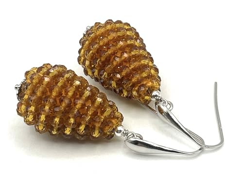 Boucles d'oreilles gouttes cristaux dorées pour illuminer vos tenues de soirée